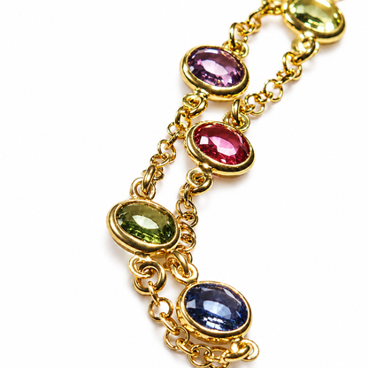 Avressa gold bilekliğin pastel Swarovski taş ve zincir detayları
