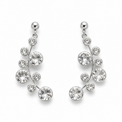 Roselle şeffaf Swarovski taşlı 925 ayar gümüş sallantılı küpe stüdyo çekimi