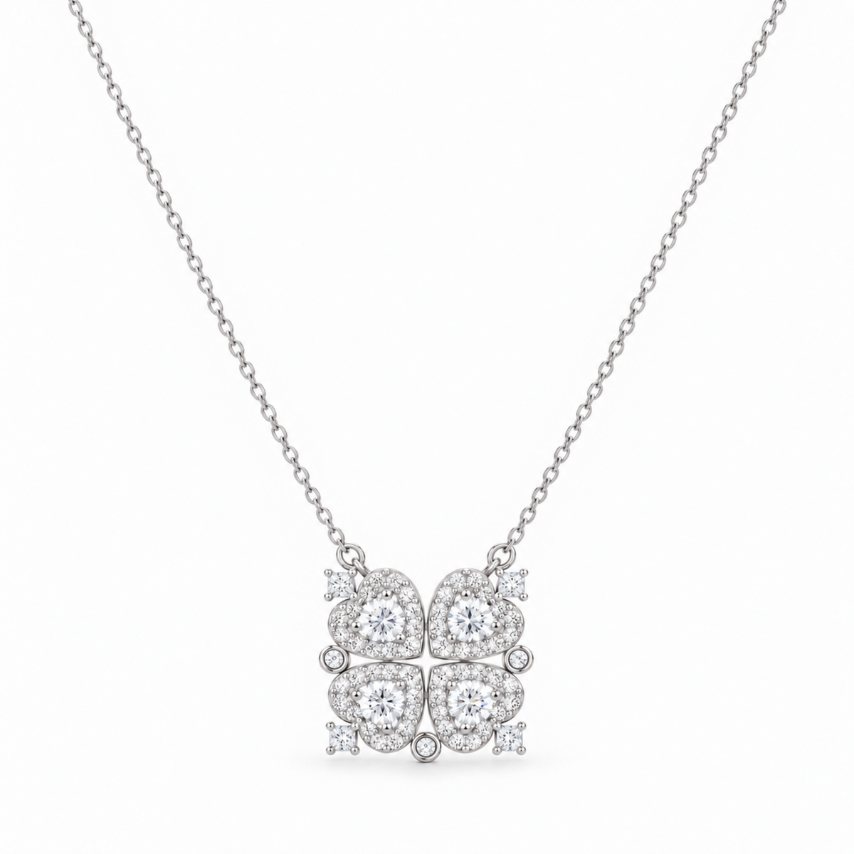 Clovia White Kolye