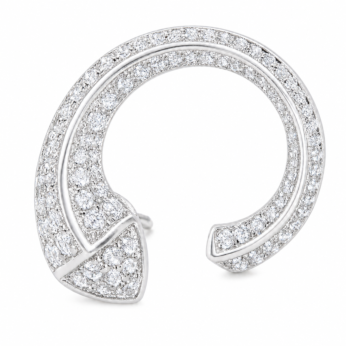EYSSEA Entrelance küpenin birbirine dolanan kıvrımlı formu ve ışıltılı yüzey detaylarının yakın plan görünümü